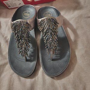Fitflop silver cha cha sandals; size 7